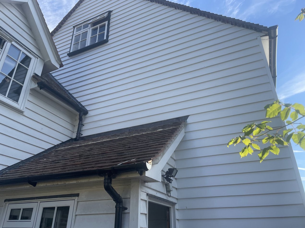 Traditional Kent weatherboard cottage
